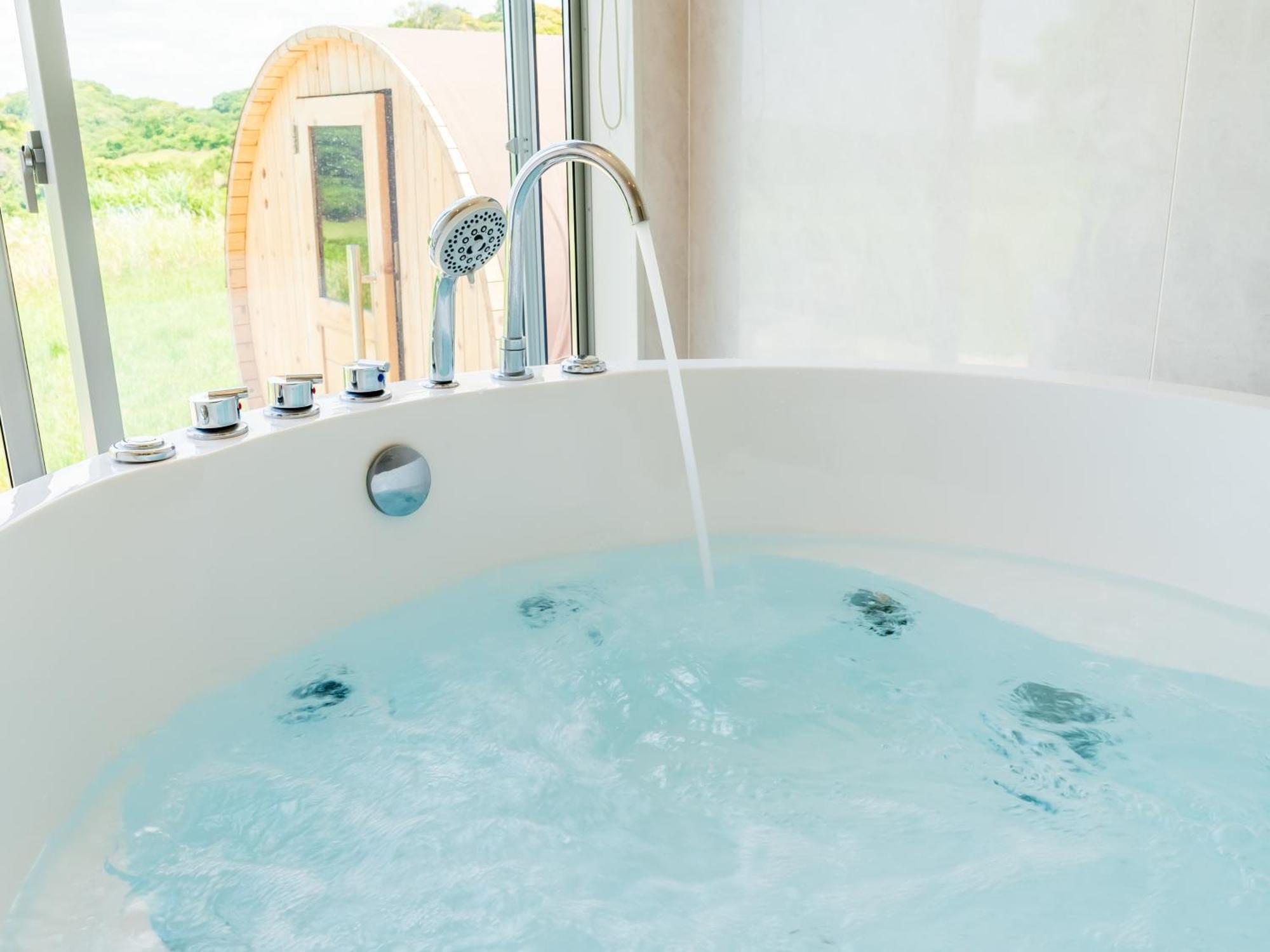 Glamprook Futtsu Bristol Hill Villa Phòng bức ảnh